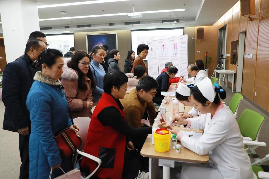 真情“移動” 健康你我——西安國際醫學中心醫院攜手西安移動舉辦健康大講堂