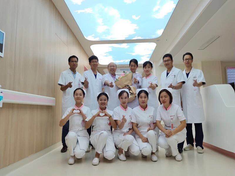 這個國慶，西安國際醫學中心人用守護向祖國深情表白