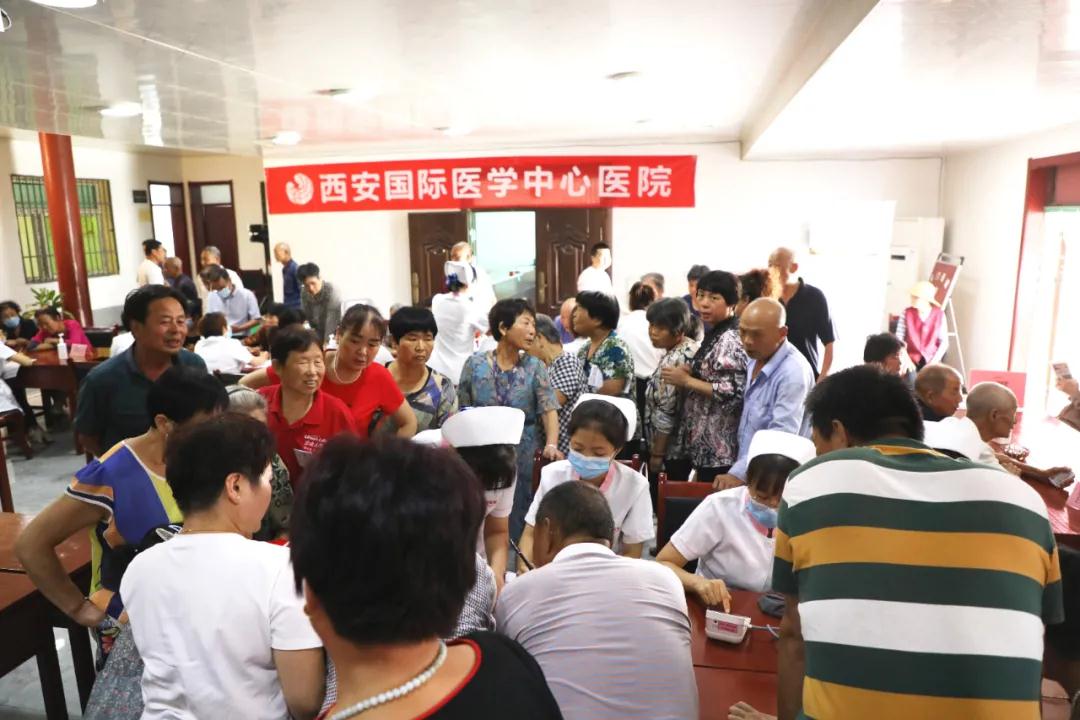 “施天使之愛，佑百姓健康”系列公益義診——走進綠地社區