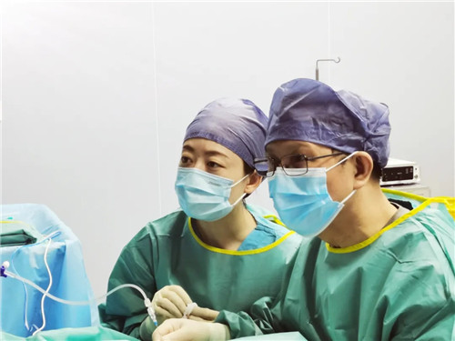 大醫之術④｜針尖上的絕絕子：甲狀腺手術無痕？這項黑科技值得關注……