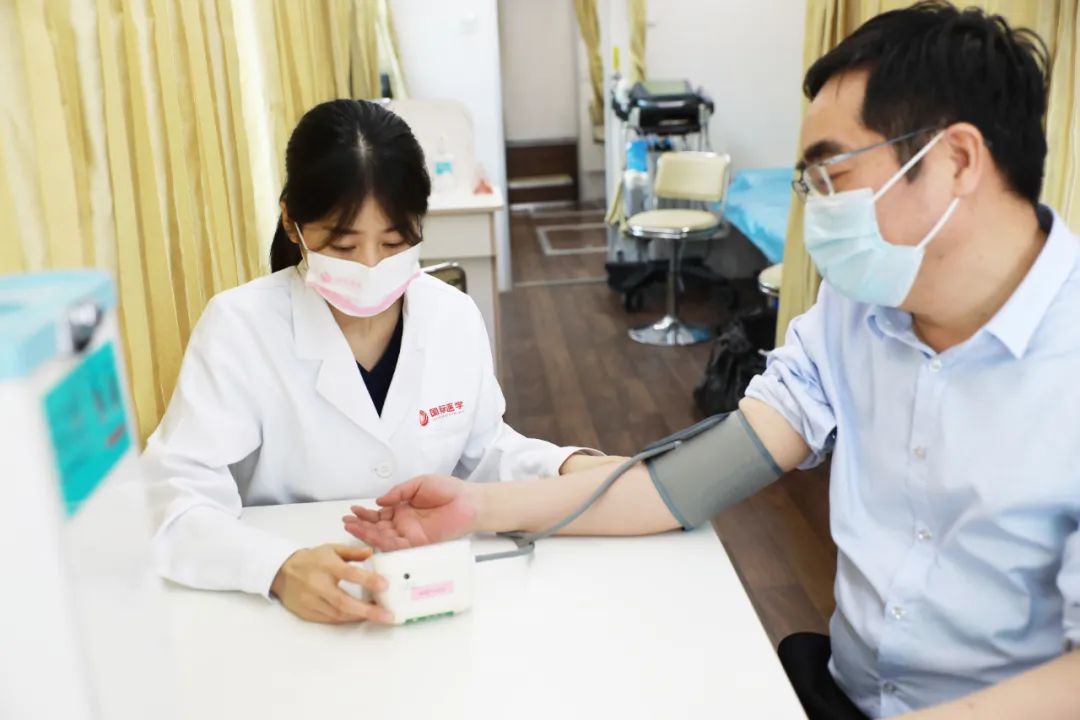 專家義診、健康講座、免費體檢……西安國際醫學中心醫院向勞動者獻禮啦！