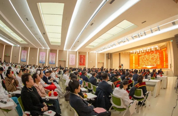 接續奮斗啟新篇！這場總結表彰大會奮進感滿滿