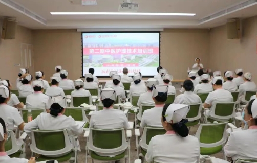 辨證、貼敷、耳穴……解鎖中醫(yī)護(hù)理“新技能”